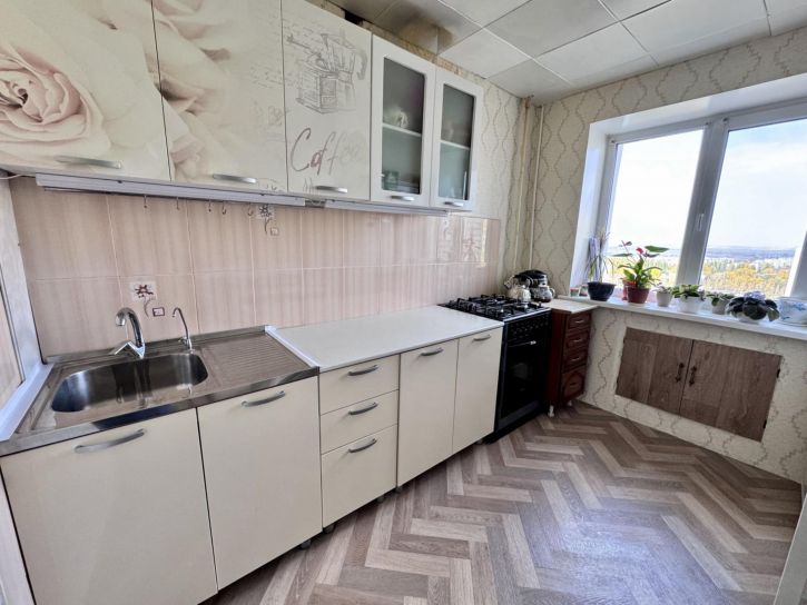 3-комн квартира Гвардейская ул., 42а