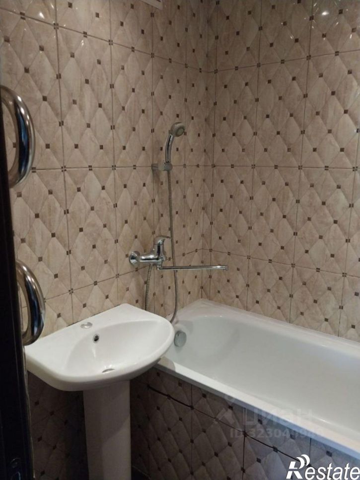 2-комн квартира улица Орджоникидзе, 13/4,  д. 13/4