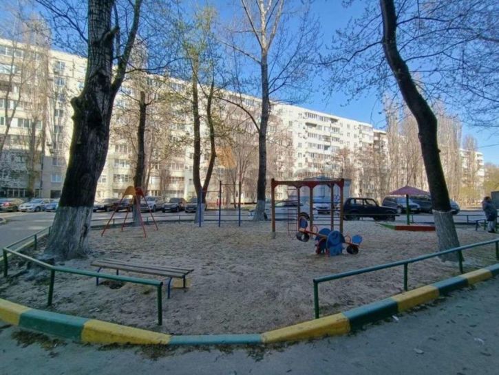 3-комн квартира Строителей проспект, 2