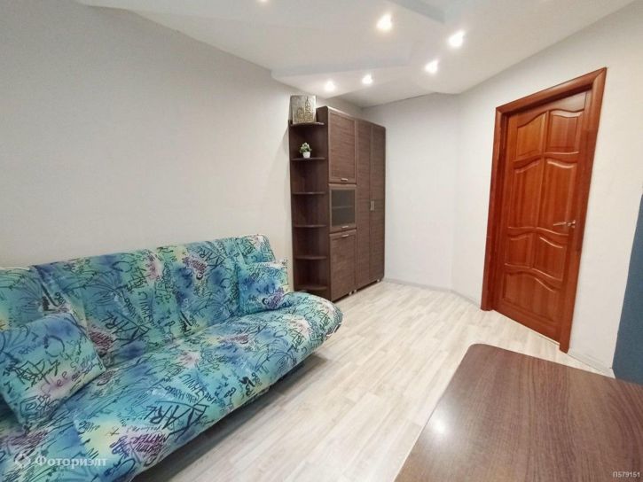 3-комн квартира Тархова ул, 1