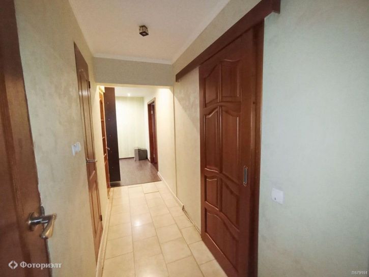 3-комн квартира Тархова ул, 1