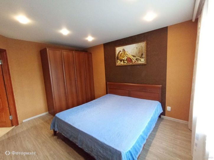 3-комн квартира Тархова ул, 1