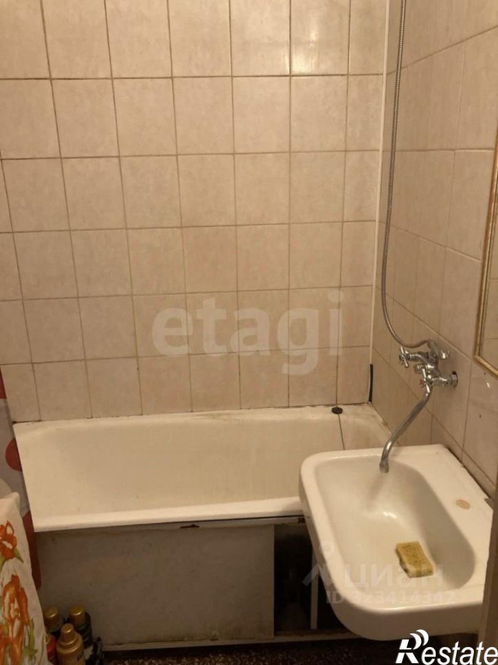 3-комн квартира улица Благодарова, 1,  д. 1