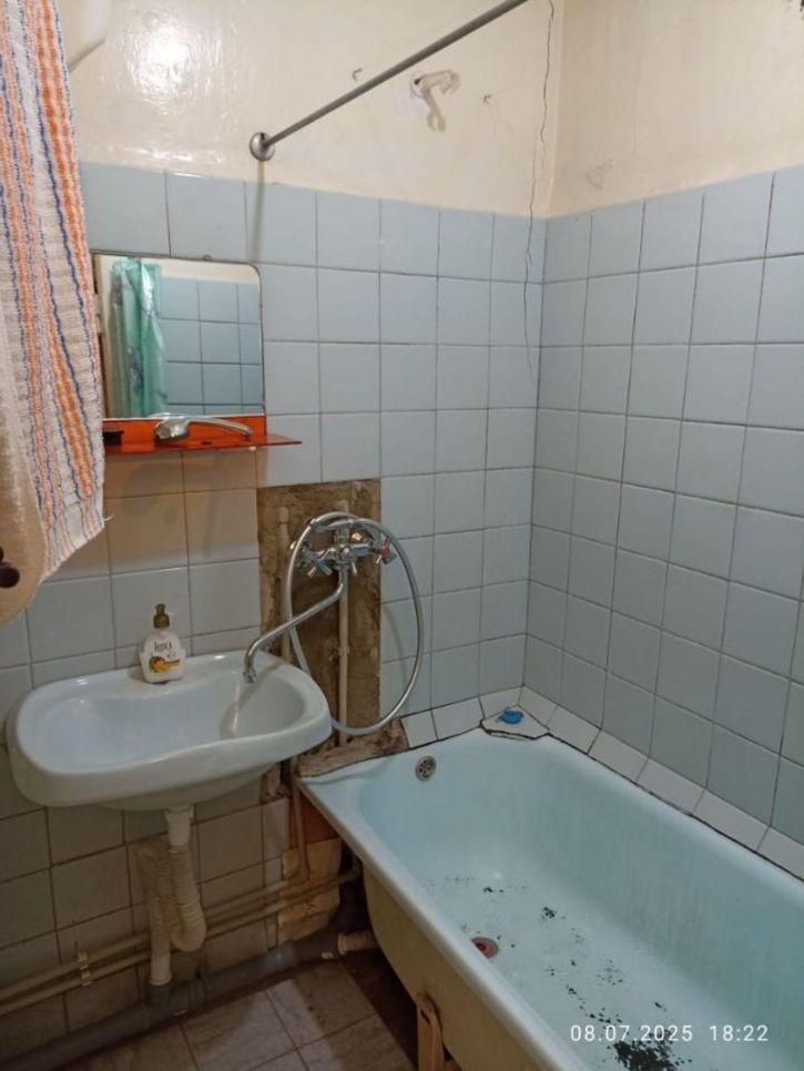 3-комн квартира Академика Антонова ул, 21