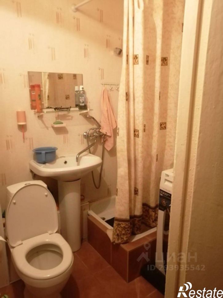 3-комн квартира улица Азина, 35А,  д. 35А