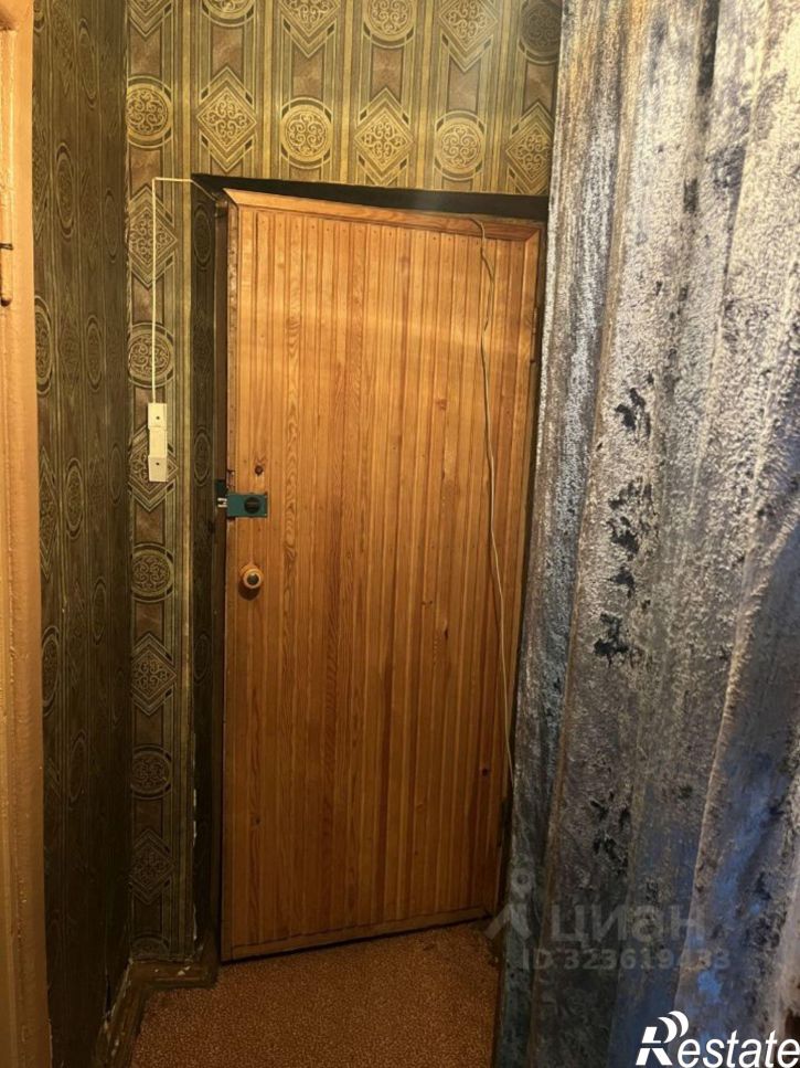 3-комн квартира пр-кт им 50 лет Октября, 136,  д. 136