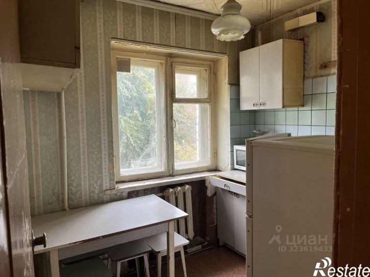 3-комн квартира пр-кт им 50 лет Октября, 136,  д. 136