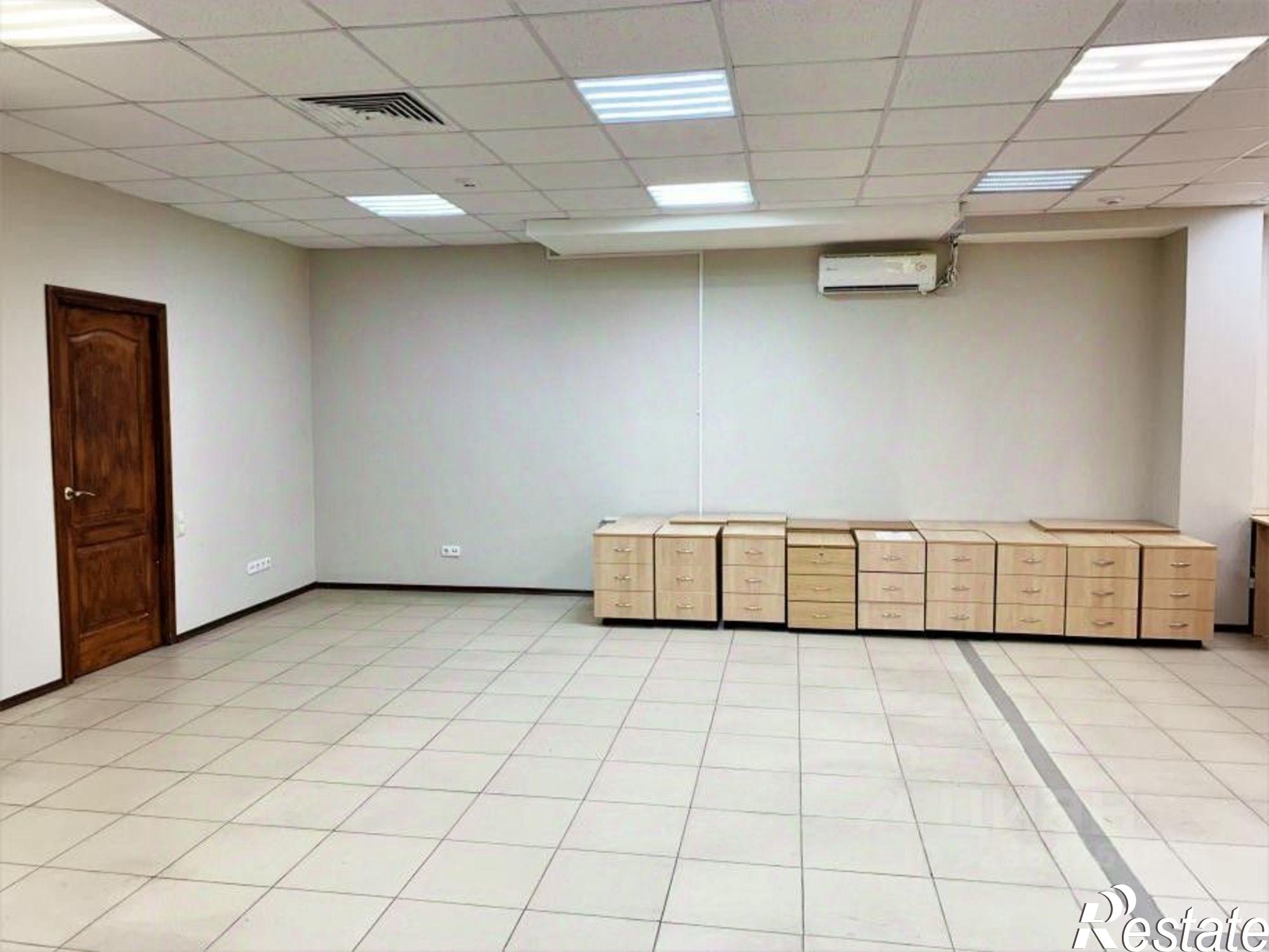 Сдать офис, помещение под офис за 105 011 рублей на ул им Слонова И.А., 1