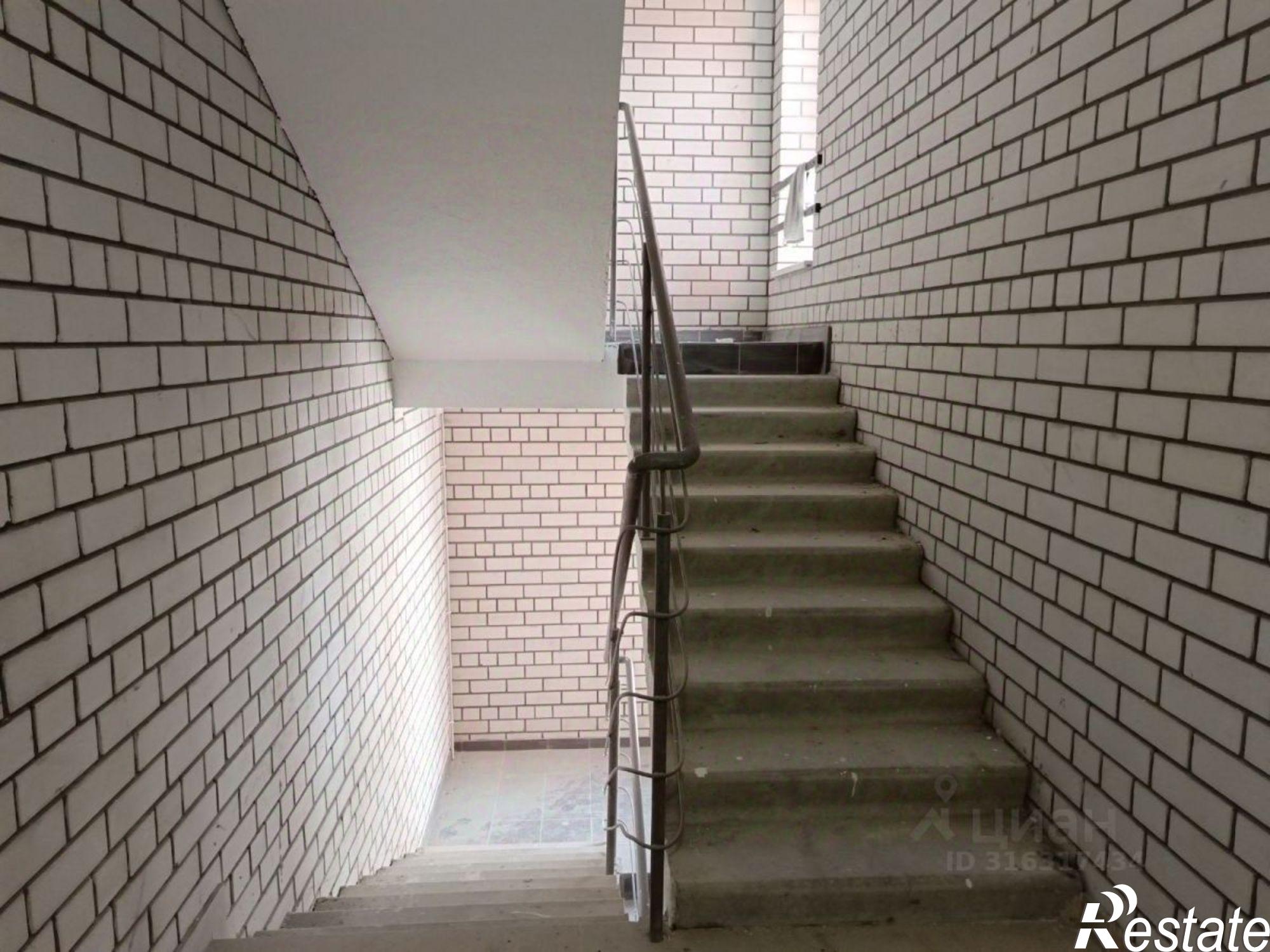 Купить квартиру за 3 806 000 рублей на пр-кт Героев Отечества, 8