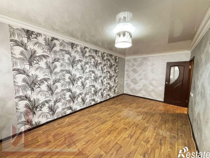 2-комн квартира улица Тархова, 14Б,  д. 14Б
