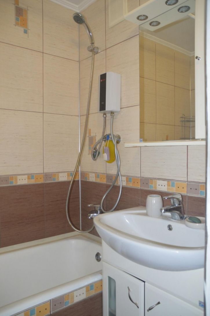 3-комн квартира Хользунова, дом 40/42