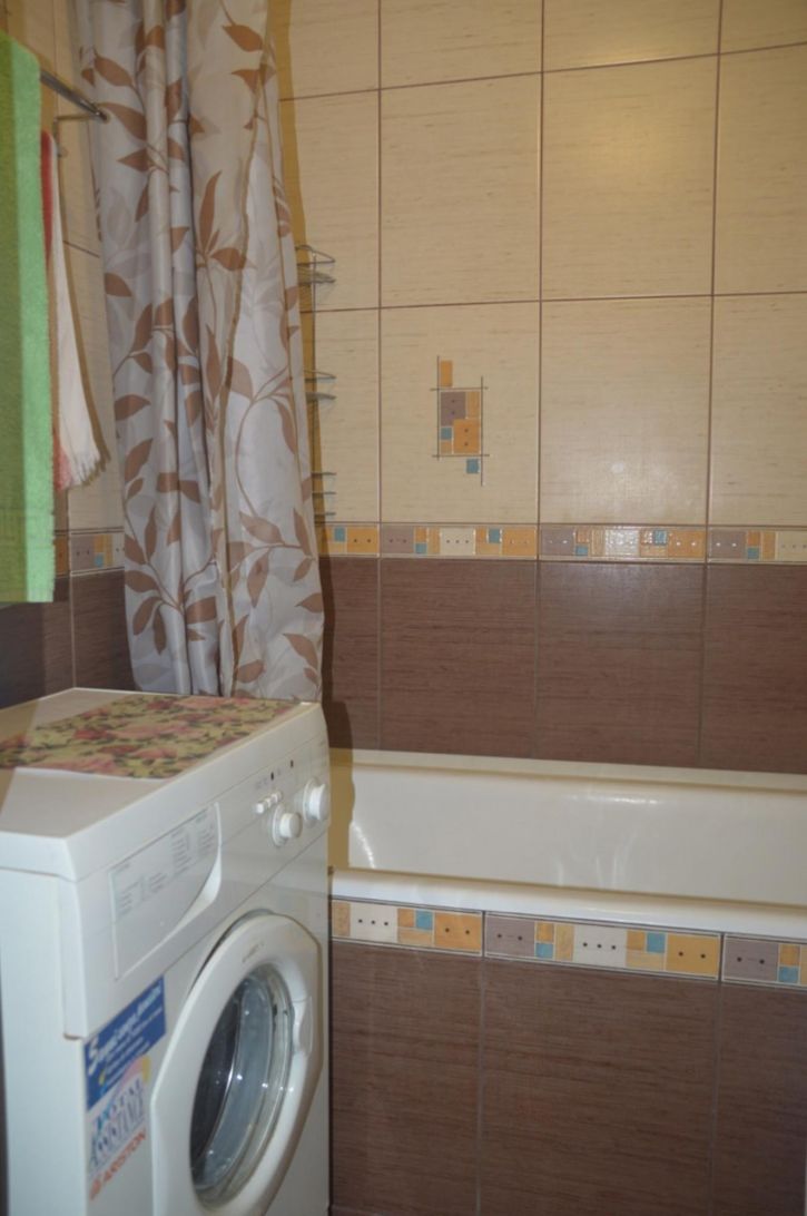 3-комн квартира Хользунова, дом 40/42