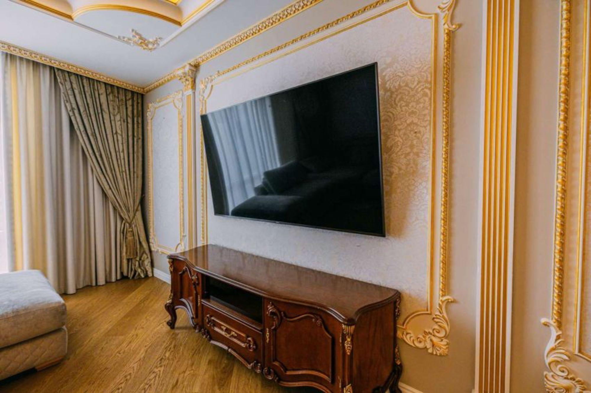 Купить квартиру за 35 000 000 рублей на Славянская пл, 2