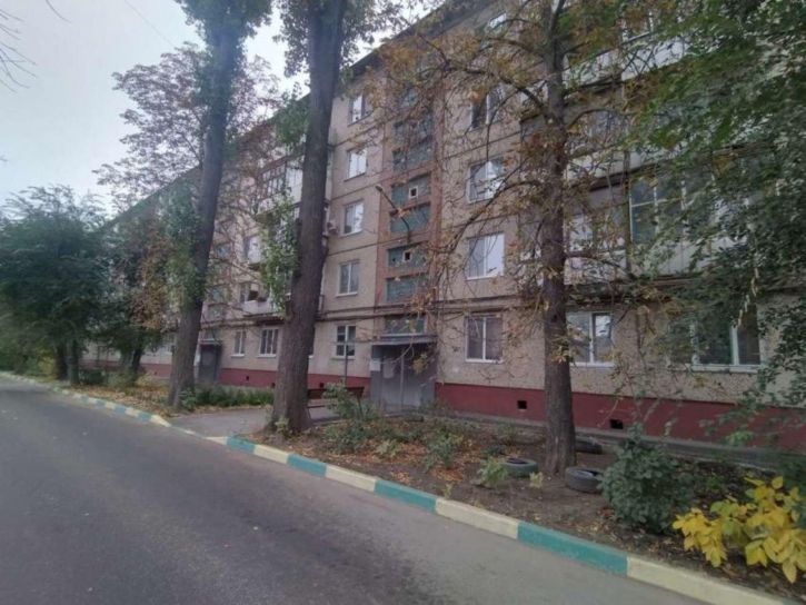 3-комн квартира Строителей проспект, 56