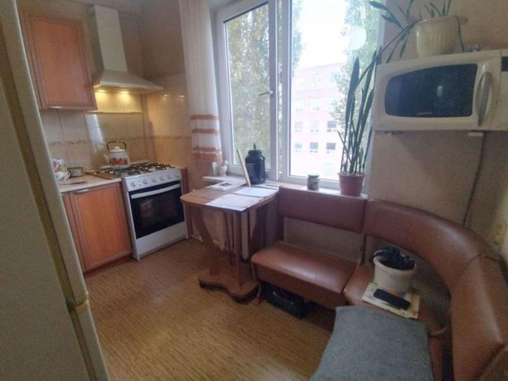 3-комн квартира Строителей проспект, 56