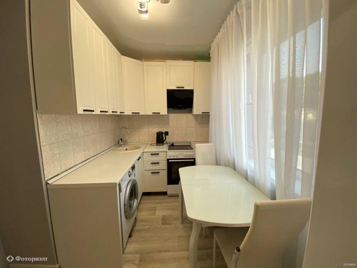 2-комн квартира Карьерная ул, 2