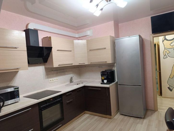 2-комн квартира Академика Антонова ул, 24