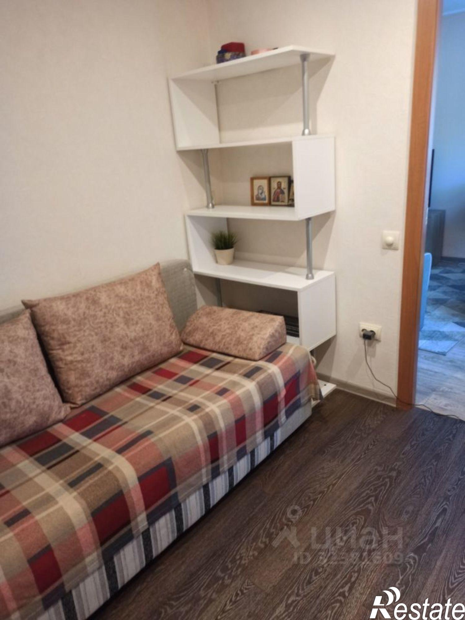 Сдать комнату за 10 000 рублей на ул им Сакко и Ванцетти, 12