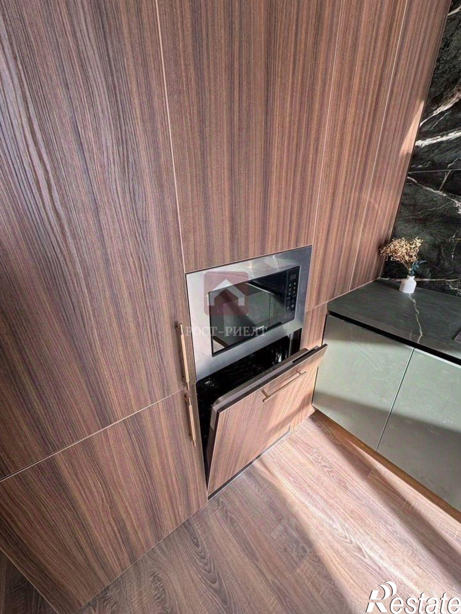 Купить квартиру за 12 900 000 рублей на наб Космонавтов, 2