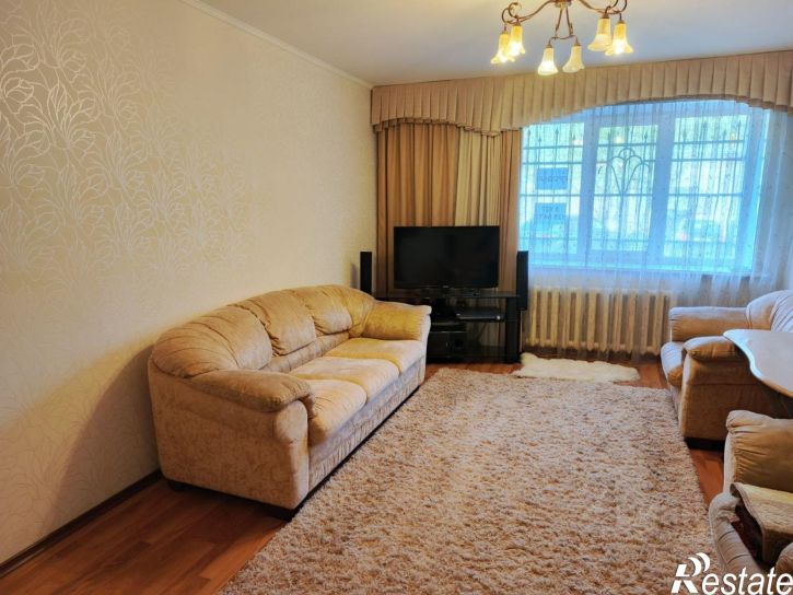 3-комн квартира ул Саловская, 8,  д. 8