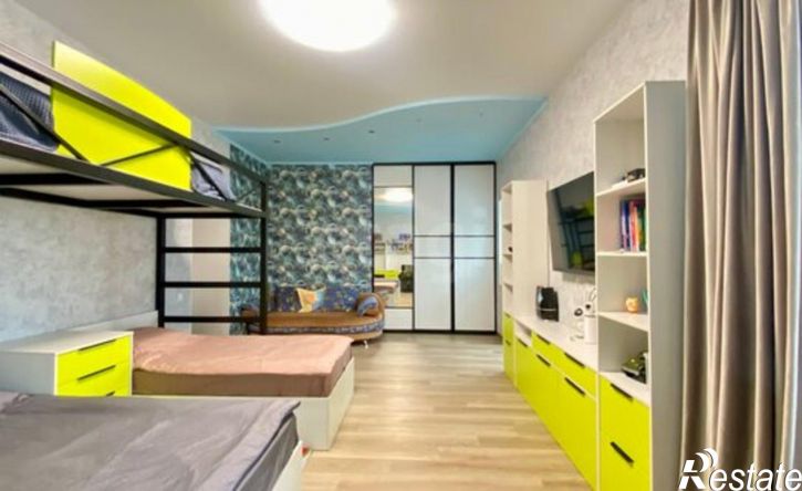 4-комн квартира ул им Менякина Ю.И., 1А,  д. 1А