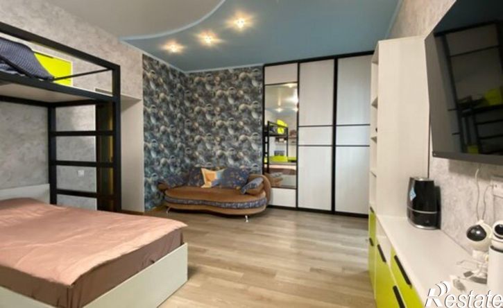 4-комн квартира ул им Менякина Ю.И., 1А,  д. 1А