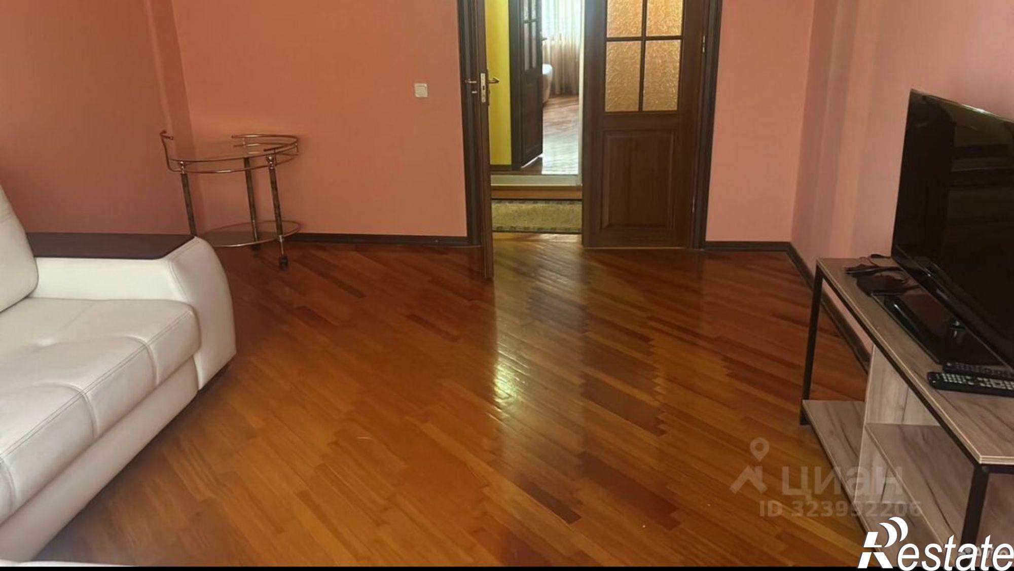 Сдать квартиру за 33 000 рублей на ул Днепропетровская, 2