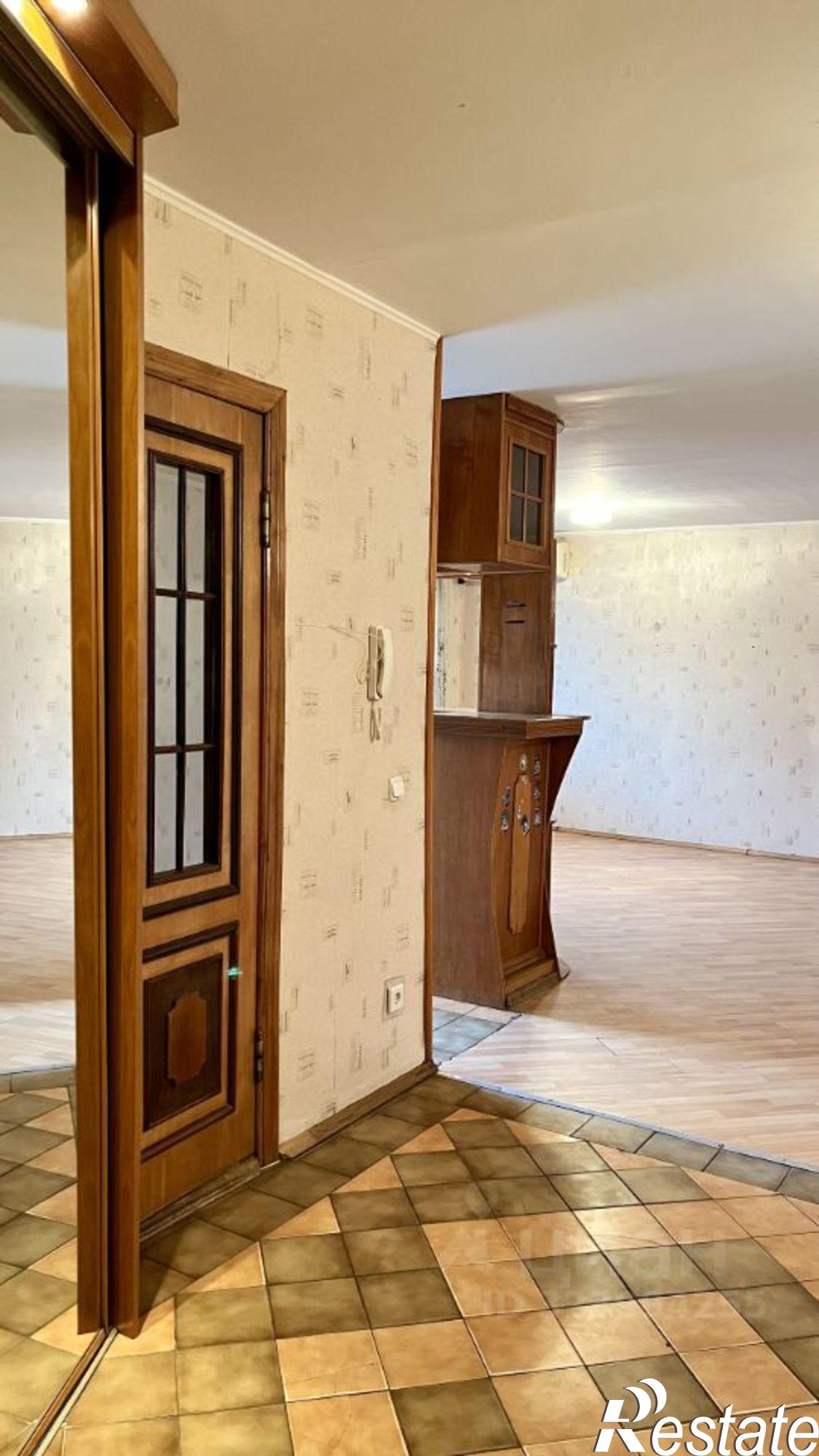 Купить квартиру за 8 000 000 рублей на ул им Рахова В.Г., 98/106