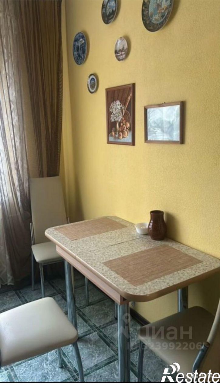 3-комн квартира ул Днепропетровская, 2,  д. 2