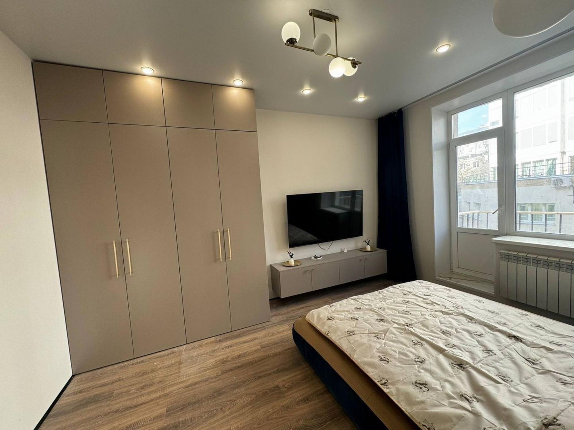 Купить квартиру за 12 900 000 рублей на Космонавтов наб., 2