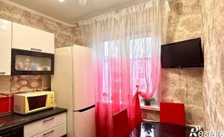 2-комн квартира улица Академика Антонова, 15А,  д. 15А