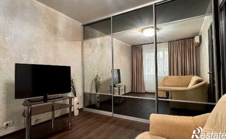 2-комн квартира улица Академика Антонова, 15А,  д. 15А