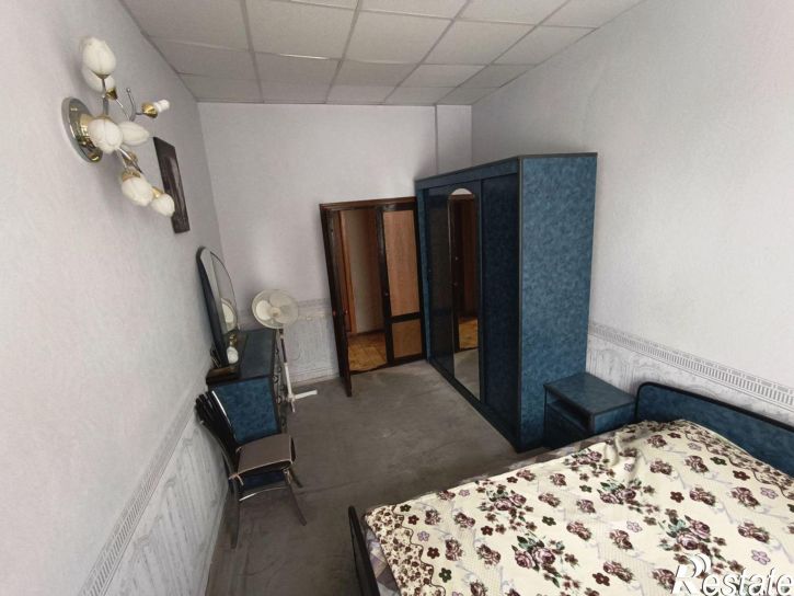 3-комн квартира пр-кт им 50 лет Октября, 79,  д. 79