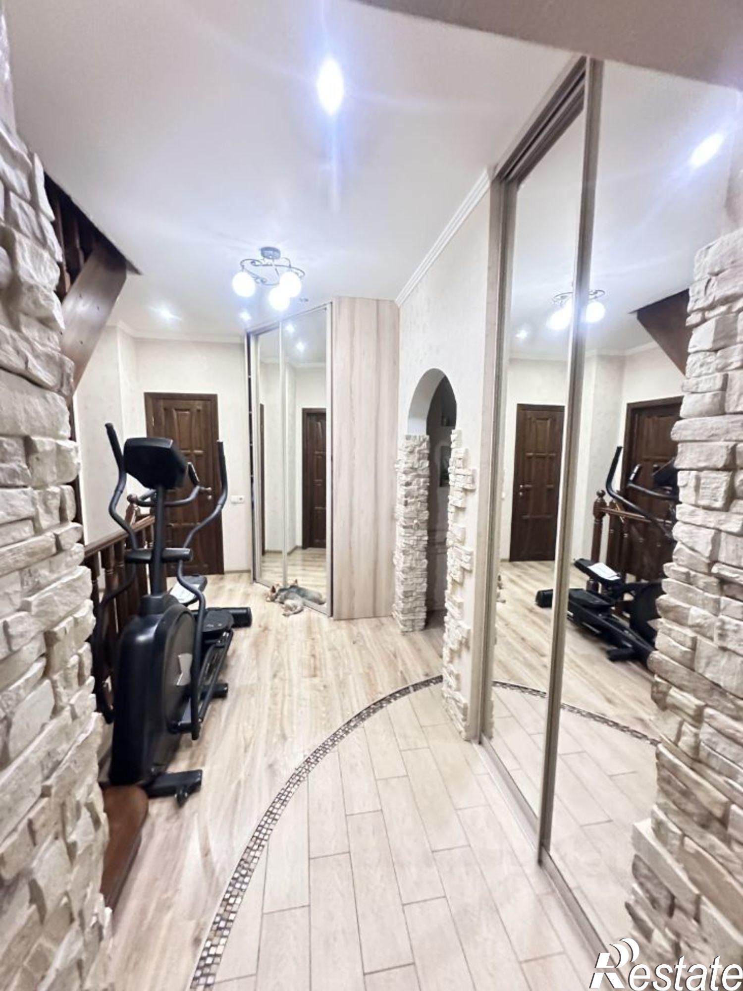 Купить дачу, дом, коттедж за 18 000 000 рублей на 7-й Долинный проезд, 1