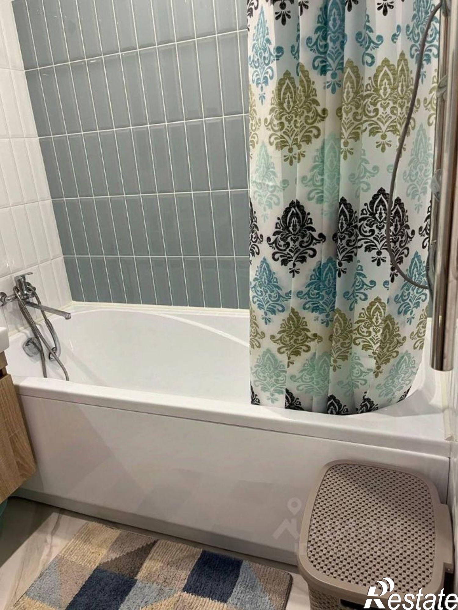 Сдать квартиру за 40 000 рублей на Большая Садовая улица, 143