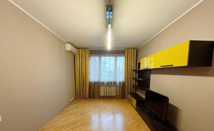 2-комн квартира Улица им. Кутякова И.С., 27