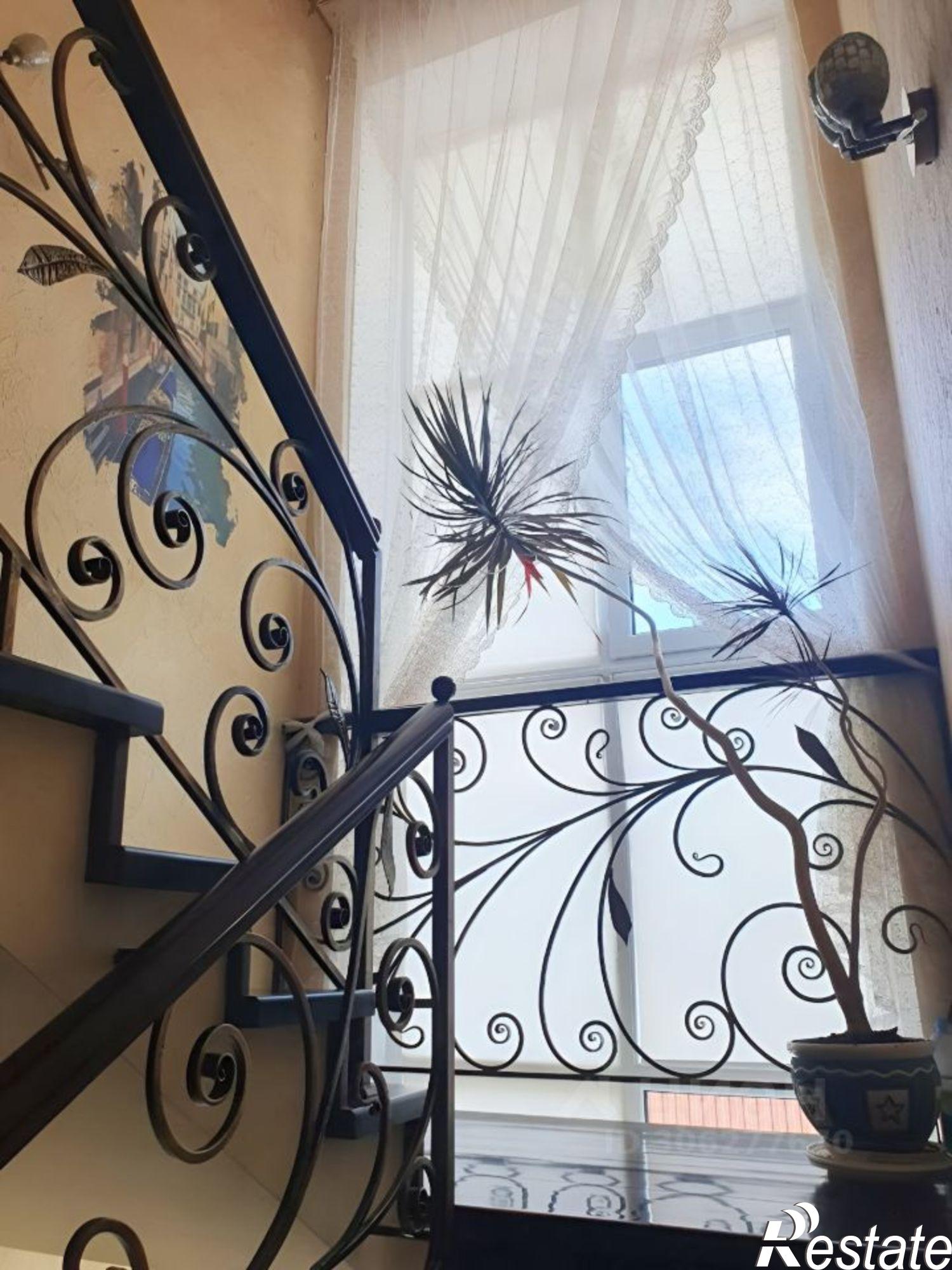 Купить дачу, дом, коттедж за 25 500 000 рублей на Нижняя Сорговая улица, 6