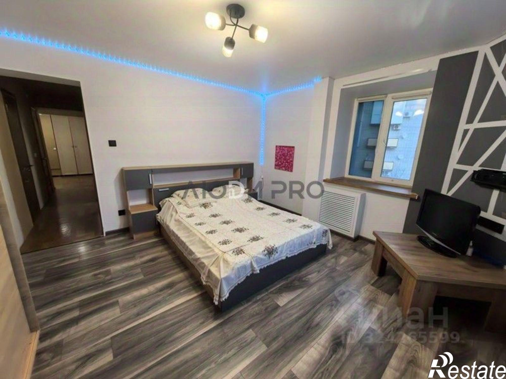 Сдать квартиру за 25 000 рублей на улица Орджоникидзе, 13/5