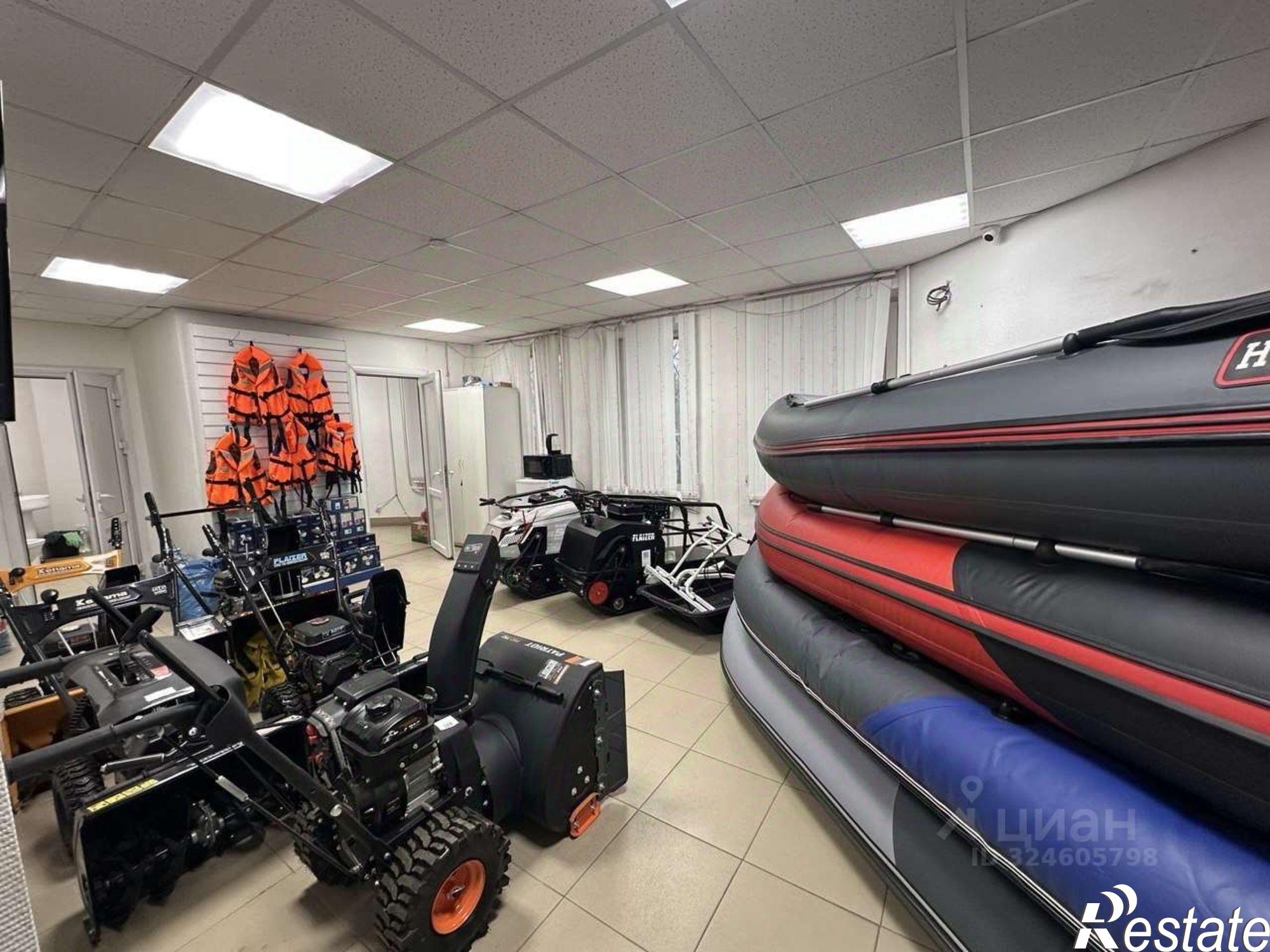 Сдать торговое помещение за 238 000 рублей на улица Тархова