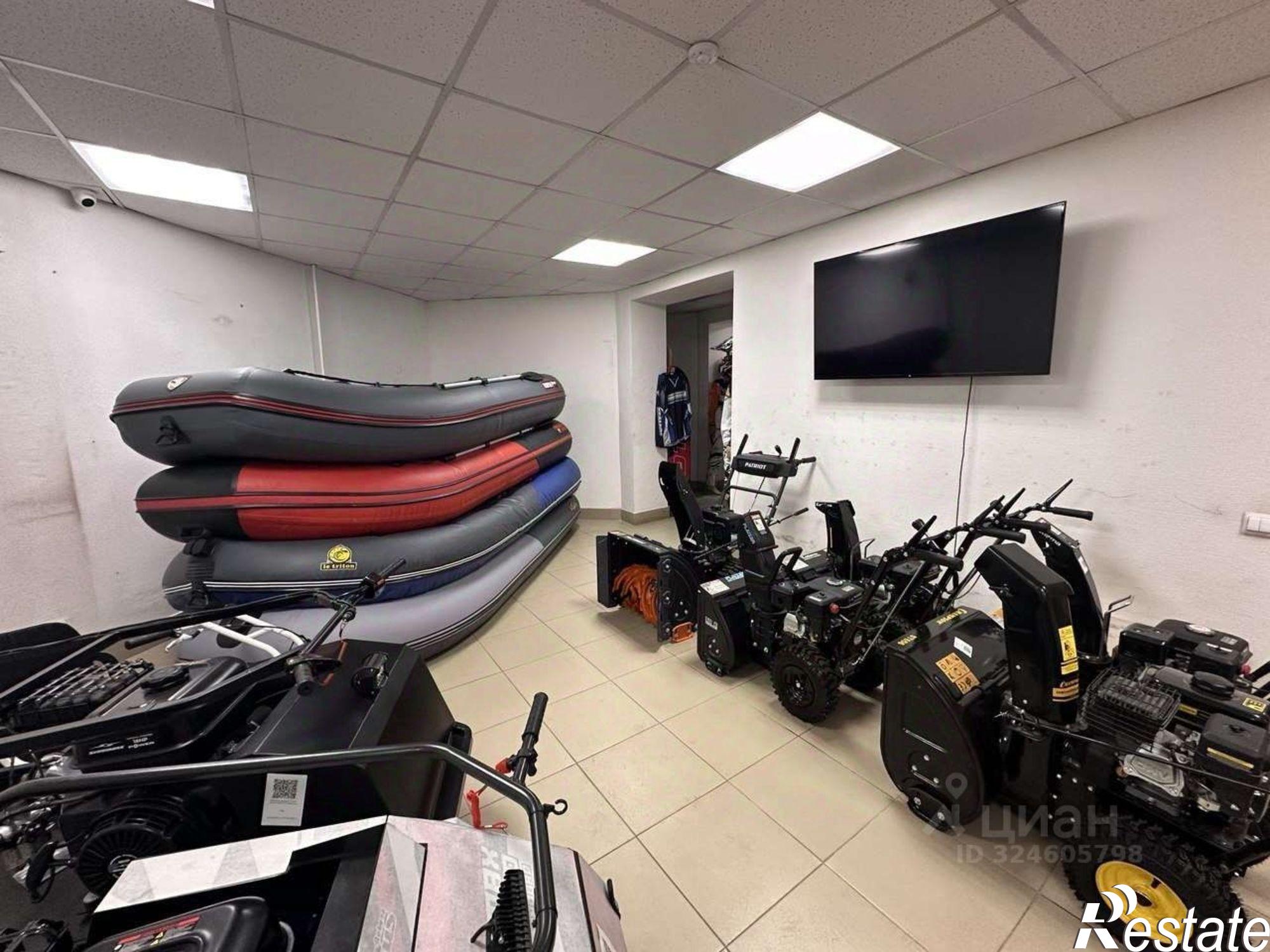 Сдать торговое помещение за 238 000 рублей на улица Тархова