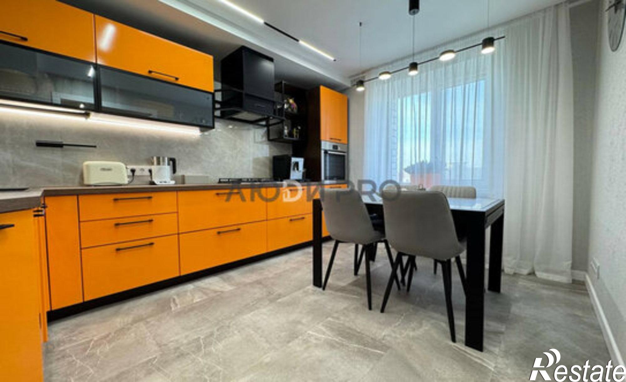 Купить квартиру за 15 000 000 рублей на ул им Чехова А.П., 12/36