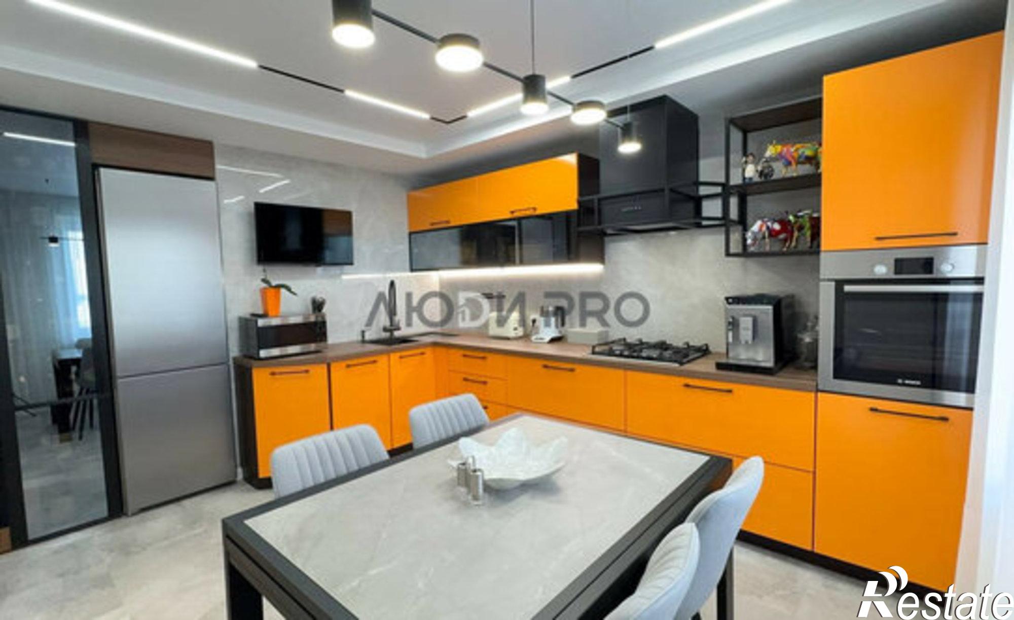 Купить квартиру за 15 000 000 рублей на ул им Чехова А.П., 12/36