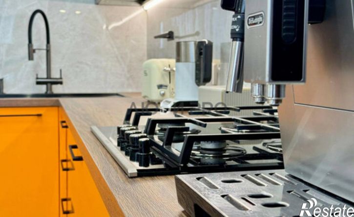 4-комн квартира ул им Чехова А.П., 12/36,  д. 12/36