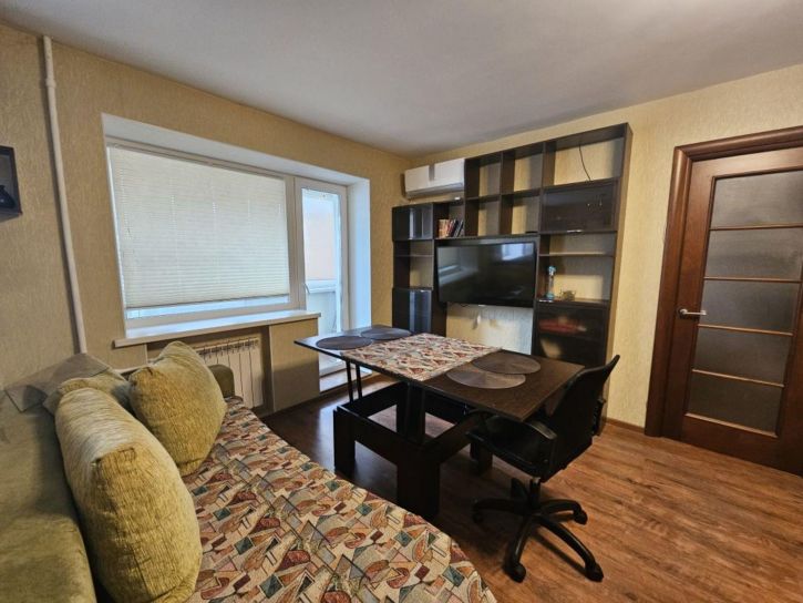 2-комн квартира Космонавтов наб, 1