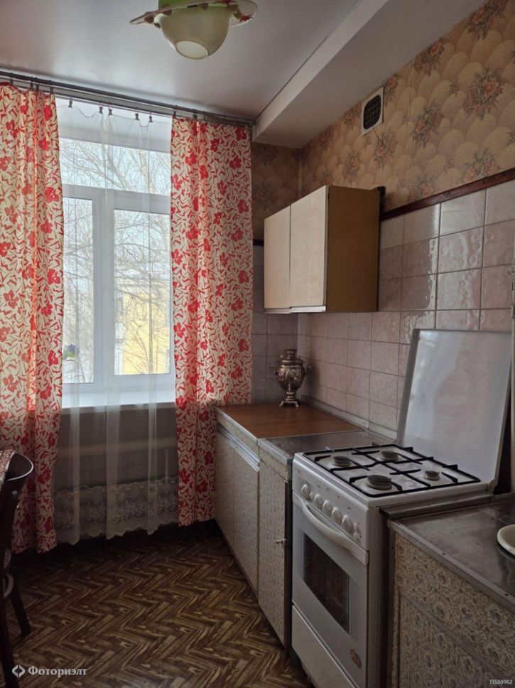 3-комн квартира Спартака ул, 1