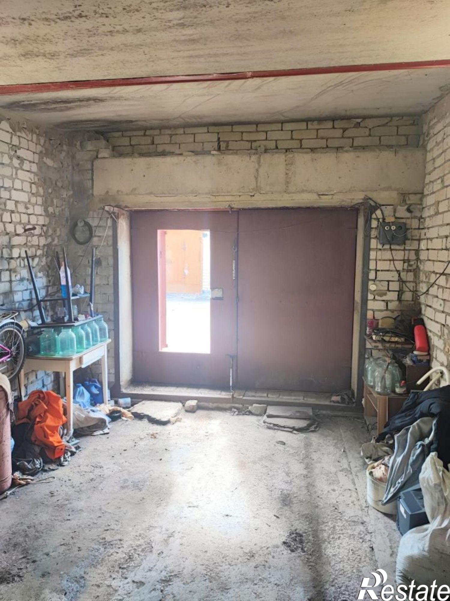 Купить гараж, место в паркинге за 420 000 рублей на ул Прудная, 66
