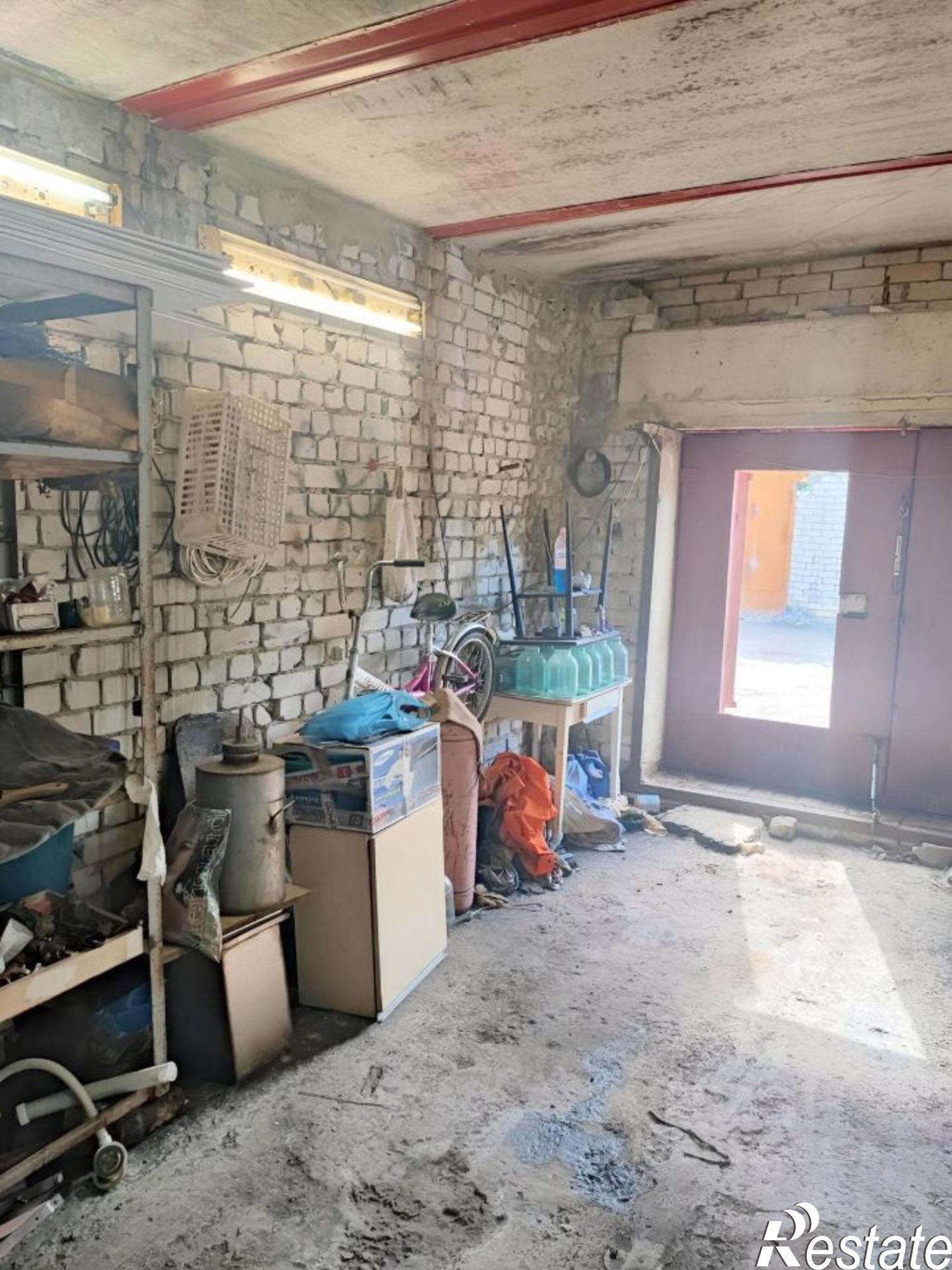 Купить гараж, место в паркинге за 420 000 рублей на ул Прудная, 66