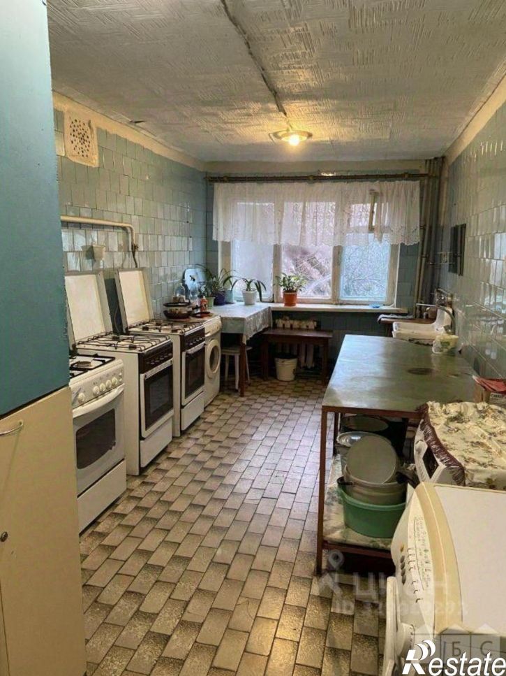 Комната пр-кт им 50 лет Октября, 122,  д. 122