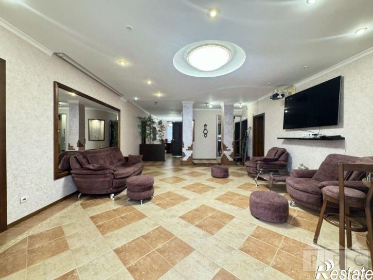 4-комн квартира улица Кутякова, 23-25,  д. 23-25