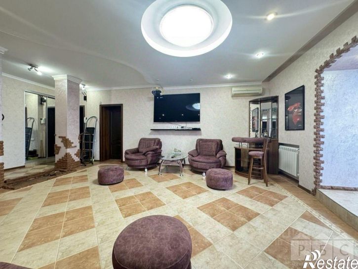 4-комн квартира улица Кутякова, 23-25,  д. 23-25